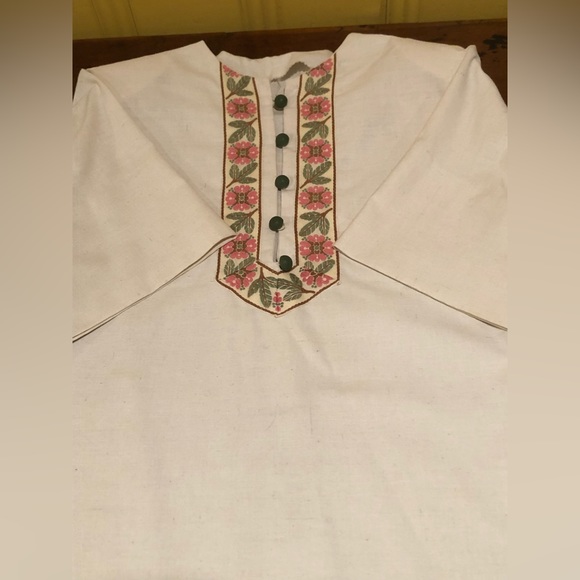 Custom Made Ladies Cream Tan Costume Blouse, Floral Embroidery, Button Front S/M - Picture 4 of 6